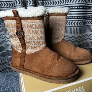 Michael Kors Yancy‎ Girls Size 1 Faux Fur Trimmed Suede Logo Boots